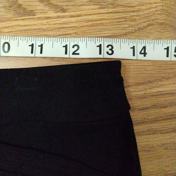 Ellen Tracy Black Capri Pants size Meduim Slit Hem Inseam 20.5 inches - Picture 6 of 16